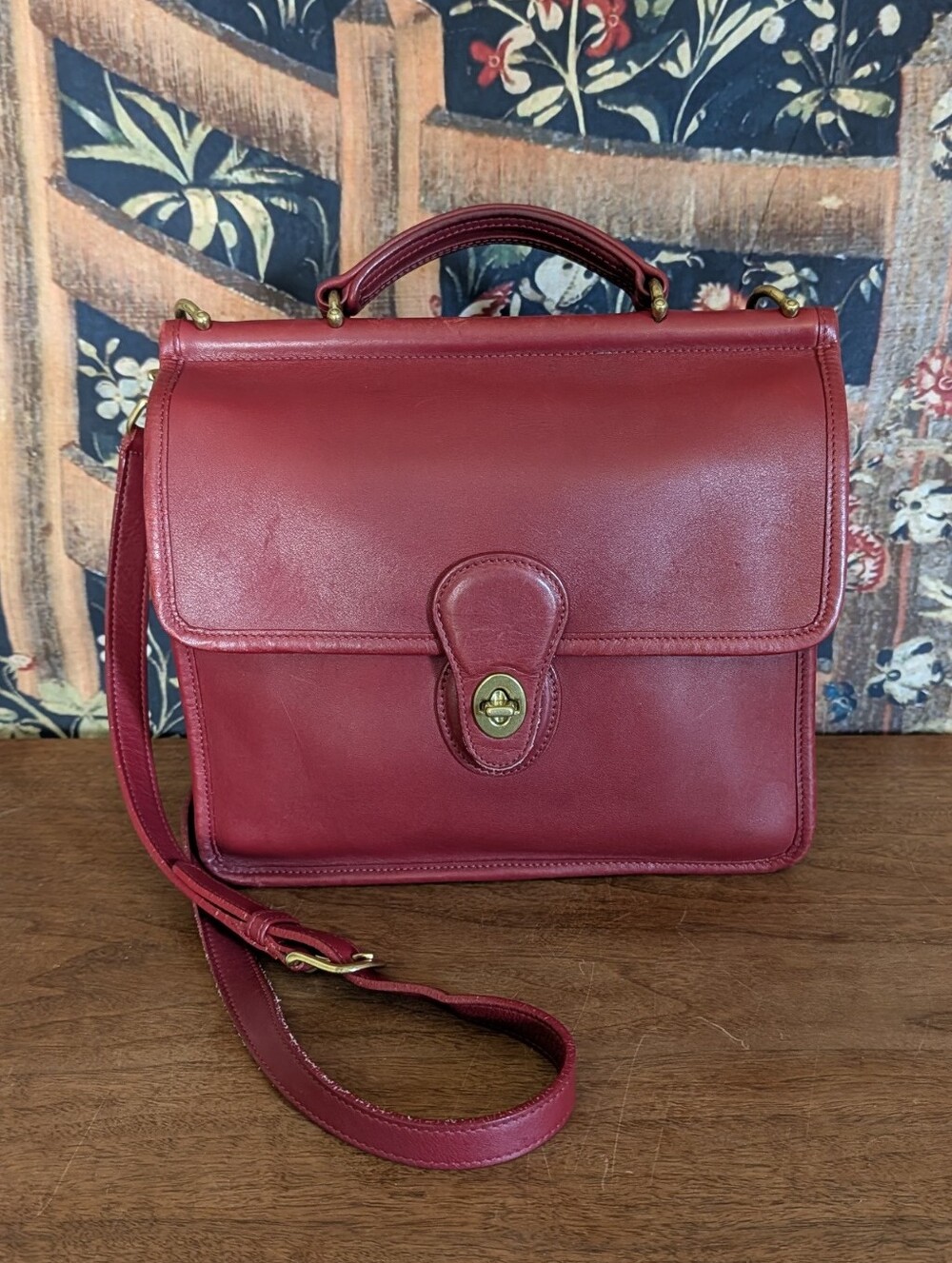 Vintage Coach Willis Bag Red Leather Brass Hardware Crossbody 9927